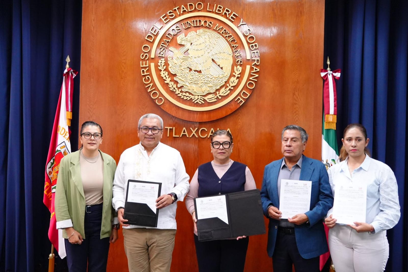 Firma Sandra Aguilar convenio para fortalecer servicio social con enfoque comunitario